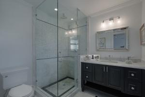 2283 ibis isles guest bath